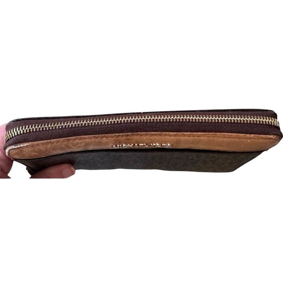 MICHAEL KORS Mercer 'MK' Logo Continental Zip Around Wallet in Brown, Vintage - Picture 4 of 9